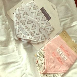 1 Set ofBandana Bibs NWT